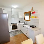 House Nena בית נופש פולה