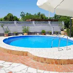 House Nena בית נופש *