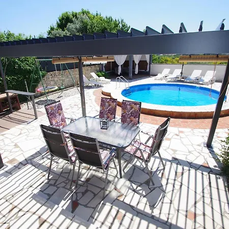 House Nena Semesterbostad Pula