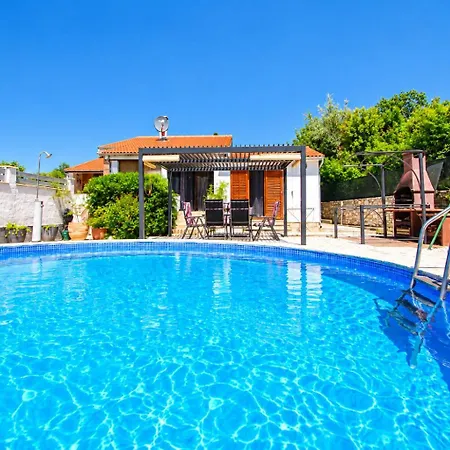 Ferienhaus House Nena *