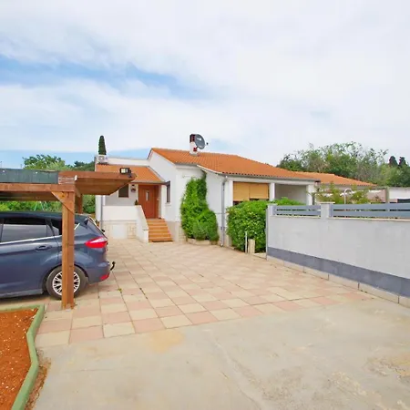 House Nena Holiday home Pula
