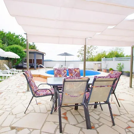 House Nena Holiday home