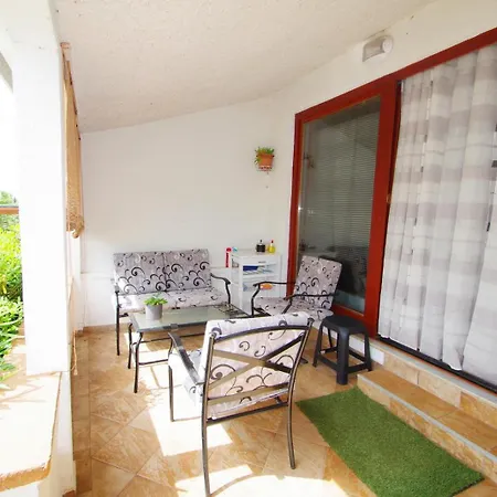 House Nena Holiday home